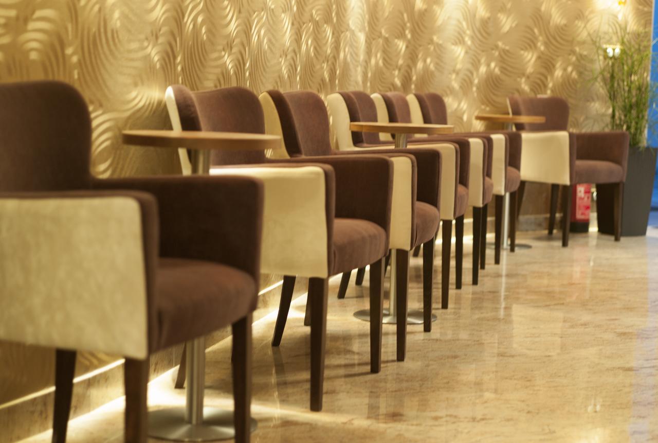 Wellness Hotel Loewe Piest'any Exterior photo